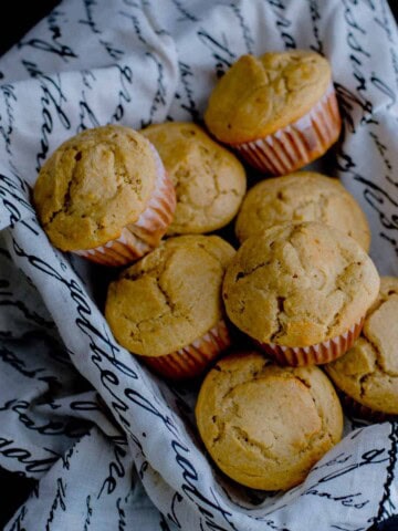 These delicious whole wheat banana muffins makes for the perfect nut free and healthy snack for your kid's school lunch.