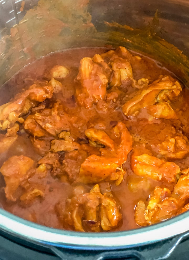 The cooked chicken vindaloo after 5 minutes