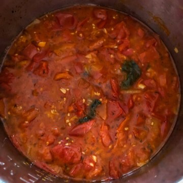 Cooked marinara sauce in the instant pot before blending.