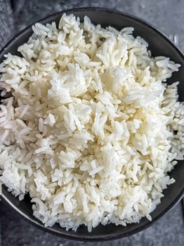 A bowl of Sona Masoori Rice.