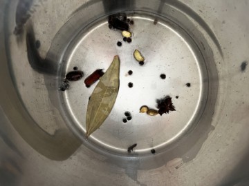 Bay leaf, spices in the Instant Pot.